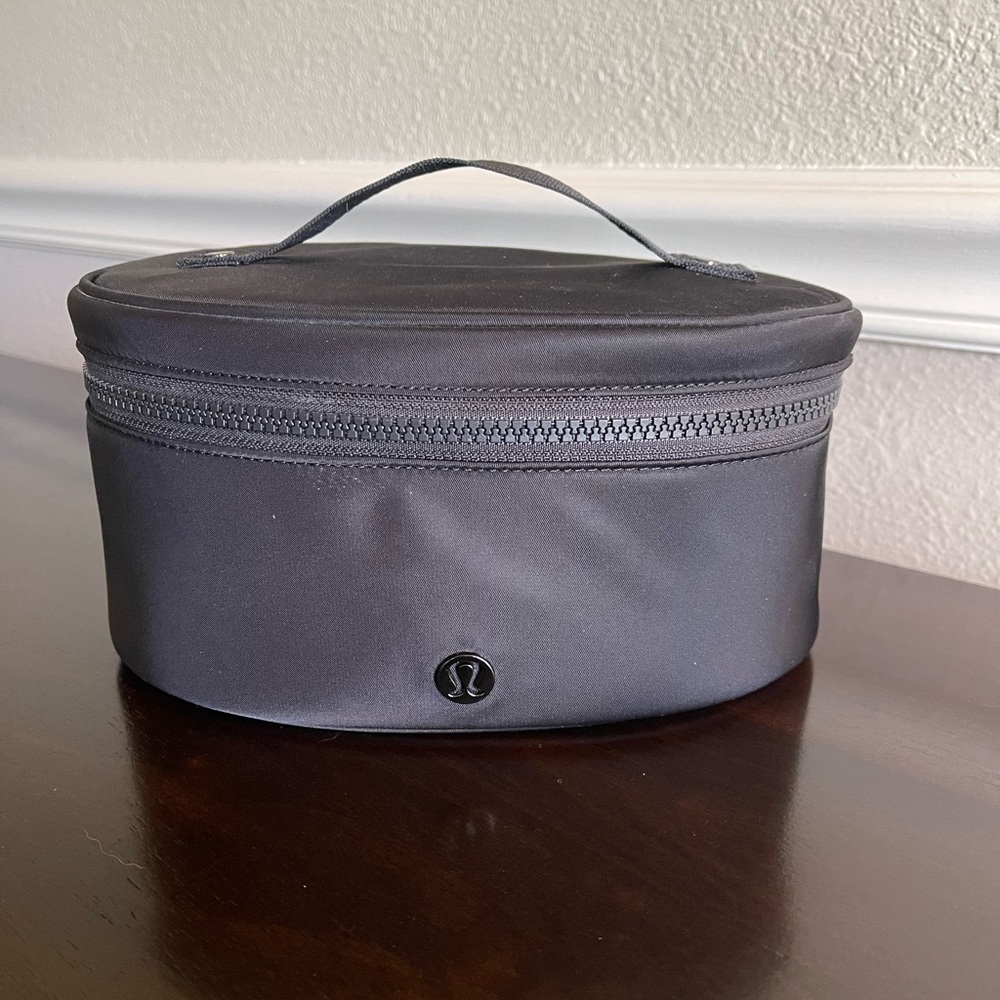 Lululemon Oval Top Access Kit